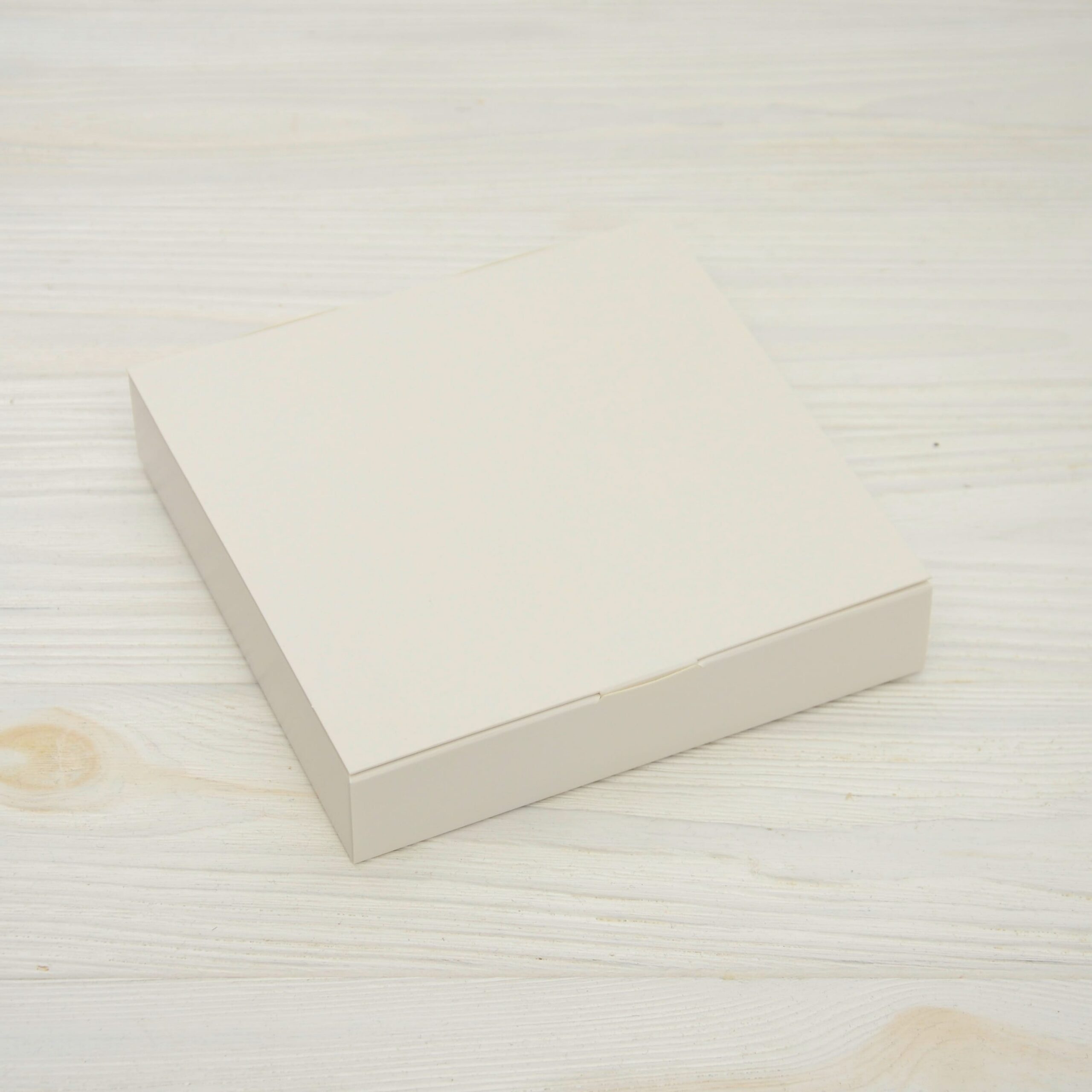 Коробка 153*153*30 мм біла на 9 цукерок 1 Коробка