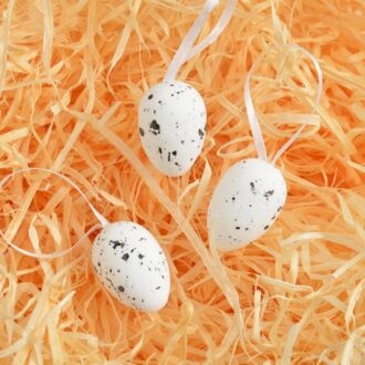 Фігурка підвісна Яйце в цятку 3.5 см біле