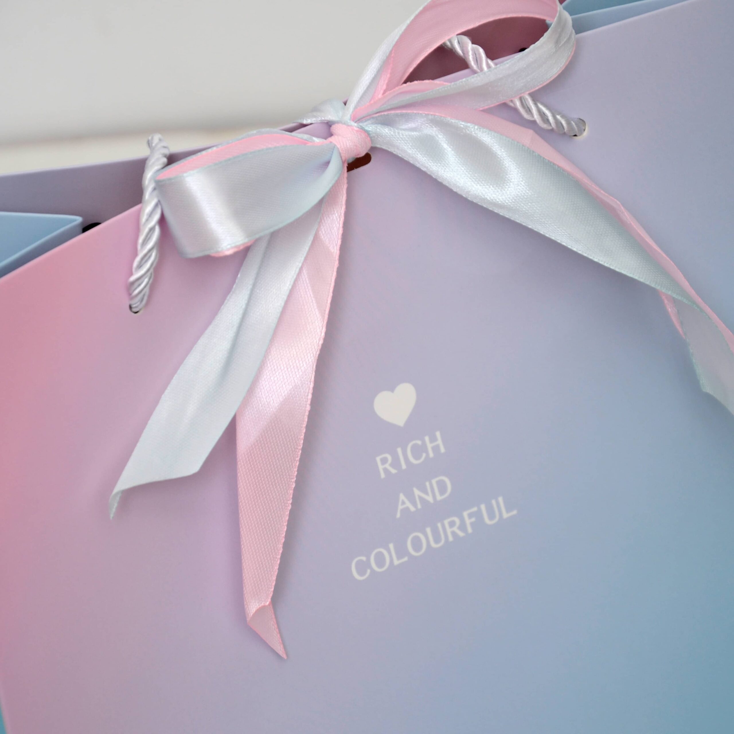 Пакет 250*120*200 мм (Rich and Colourful градієнт) 2 paket 250 120 200 mm rich and colourful hradiient 3 scaled